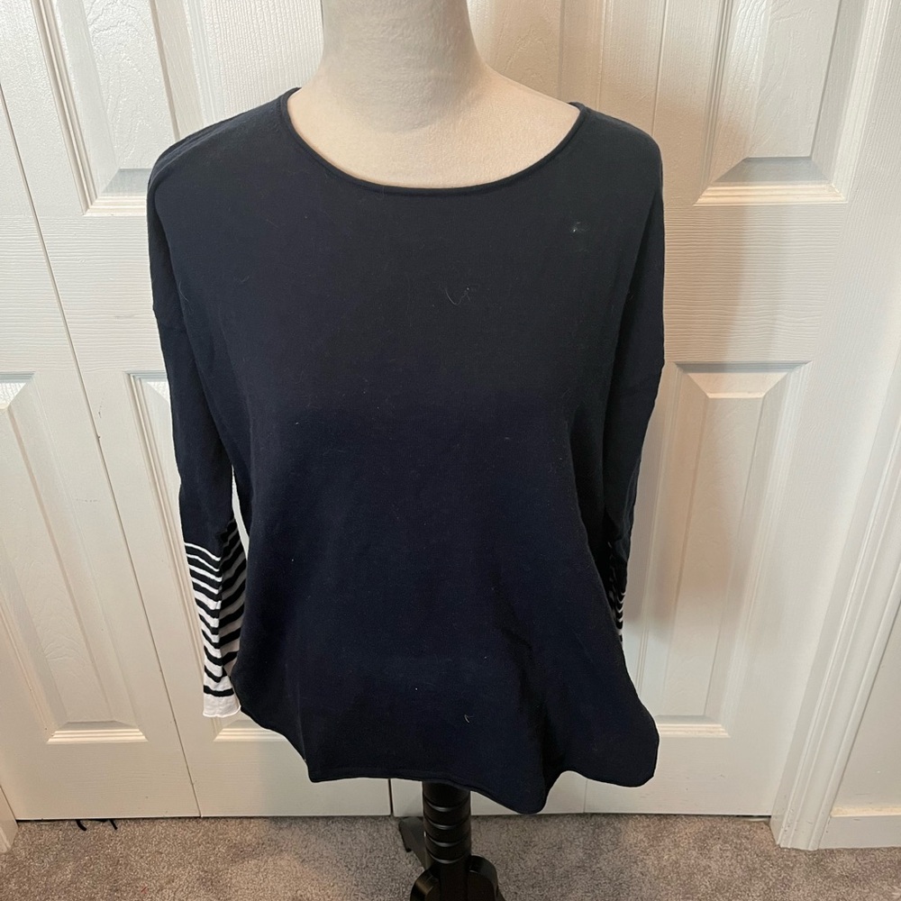 Vince Navy Long Sleeve Top with Striped Accents size M 100% Cotton